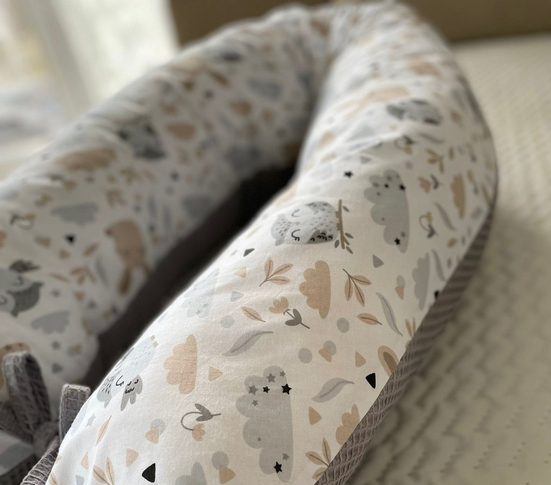 LOOLAY Stillkissen Waffelpique Seitenschläferkissen XXL Schwangerschaftskissen 170 cm Stillkissen + Bezug (Reißverschluss); Attmungsaktive WAFFEL + GLATT Baumwolle WEICH Stillkissen MUSTERN: HASE Beige/ GRAU, MINZE, WEIß, ROS Osterangebot