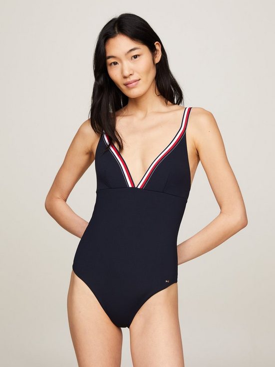 TOMMY HILFIGER SWIMWEAR Badeanzug TRIANGLE ONE PIECE RP mit kontrastfarbenen Kanten mehr Bis zu 65% Rabatt