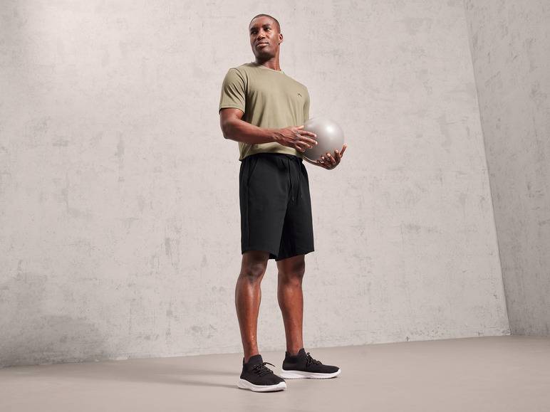 CRIVIT Herren Sweatshorts Double Knit, mit HeiQ Mint Technologie Neuheiten