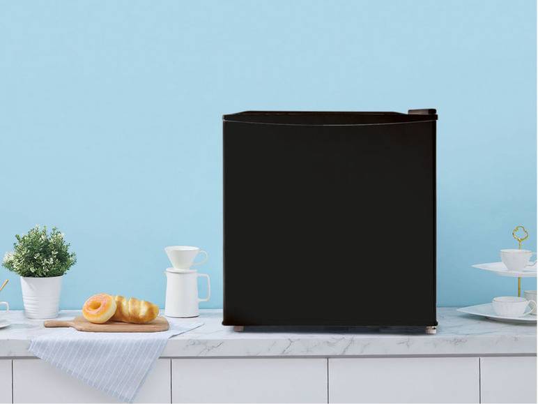 Comfee Mini-Kühlschrank »RCD76DK2«, mit Eisfach Black Friday