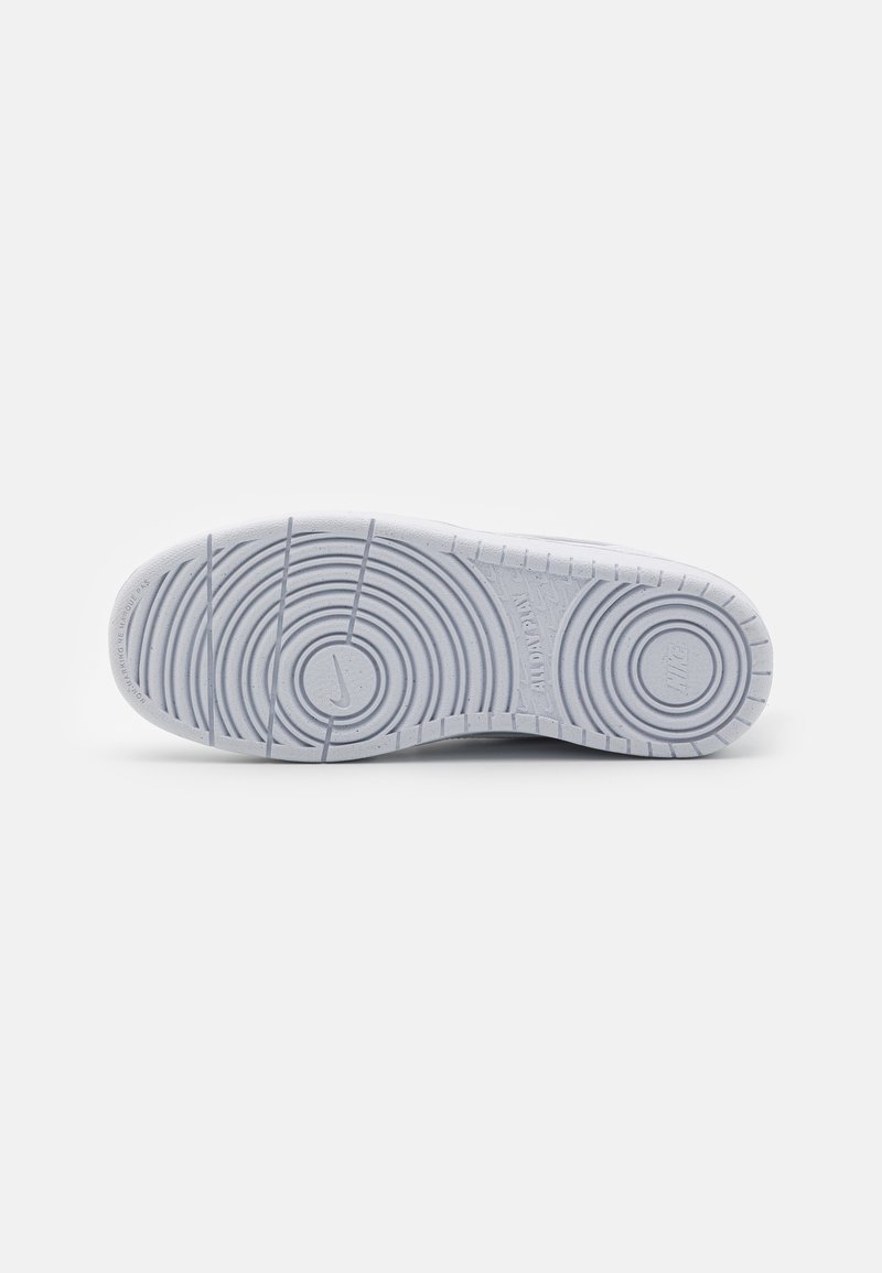 Nike Sportswear Nike Sportswear COURT BOROUGH RECRAFT UNISEX - Trainers - white Discount Store für neue Produkte