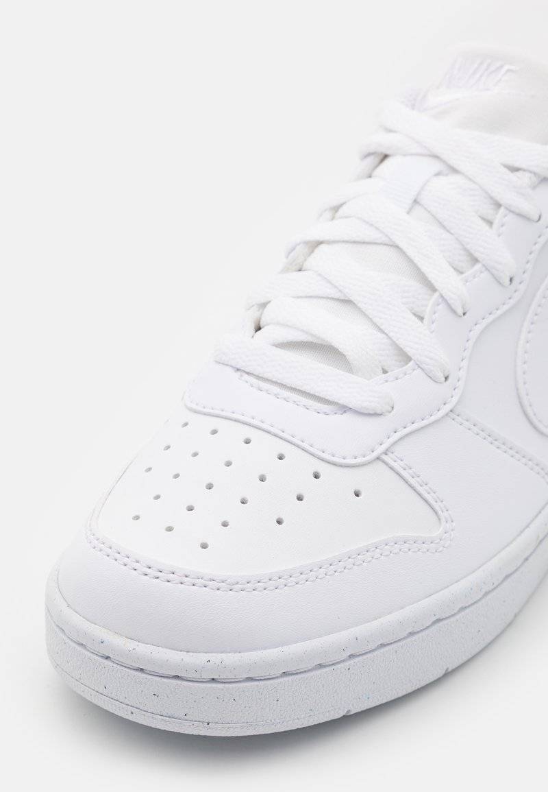 Nike Sportswear Nike Sportswear COURT BOROUGH RECRAFT UNISEX - Trainers - white Discount Store für neue Produkte