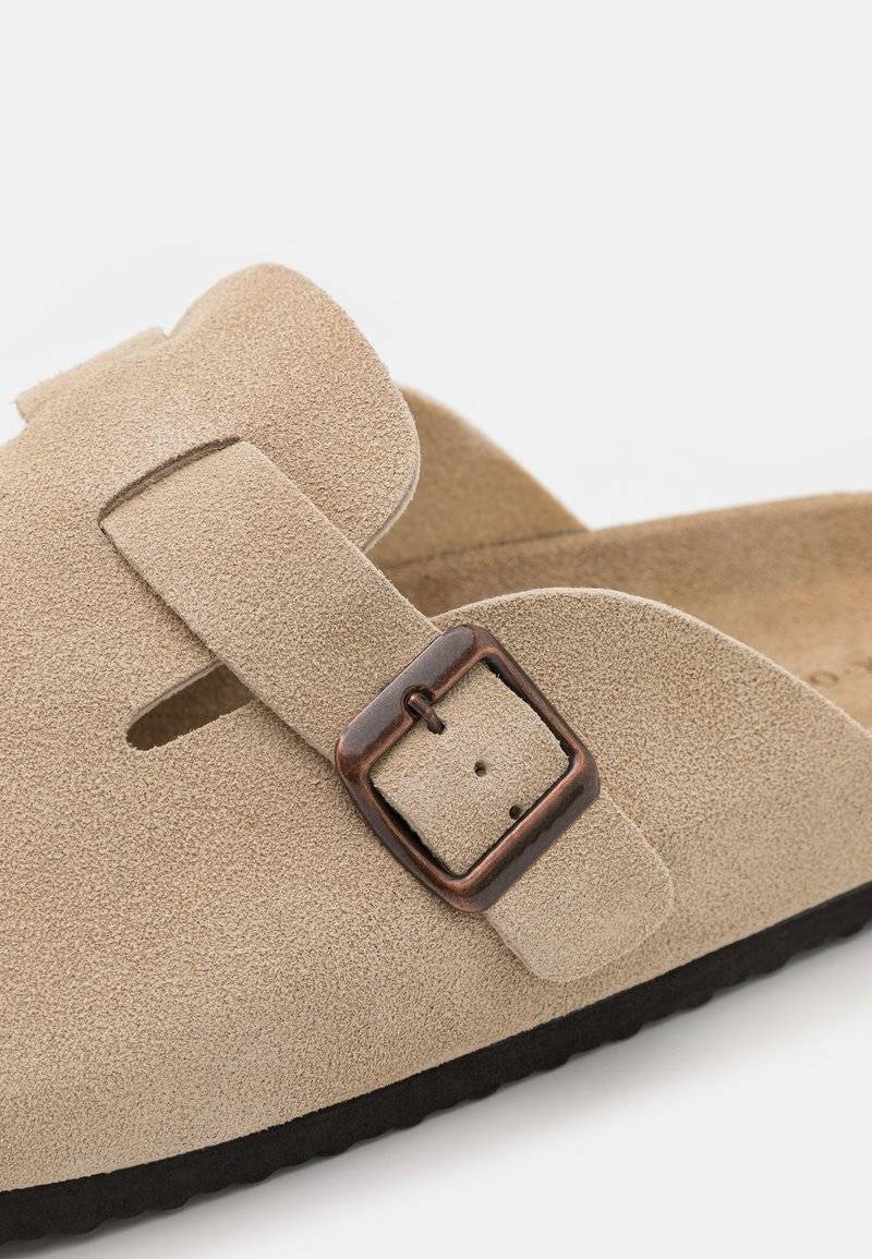Pier One Pier One LEATHER UNISEX - Slippers - beige zollfrei