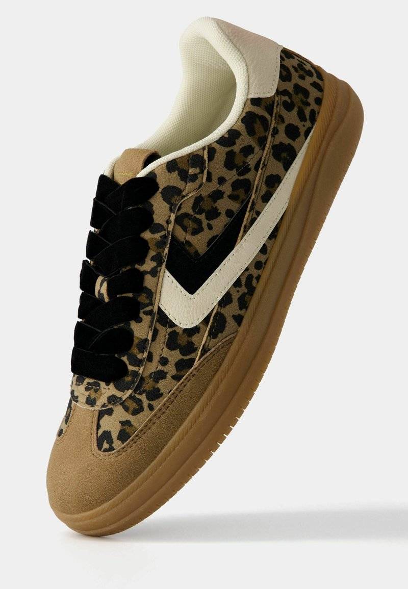 Bershka Bershka RETRO ANIMAL PRINT - Trainers 50% Rabatt für begrenzte Zeit
