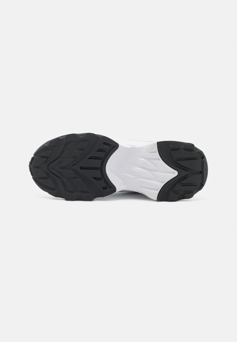 Nike Sportswear Nike Sportswear TC 7900 - Trainers Online