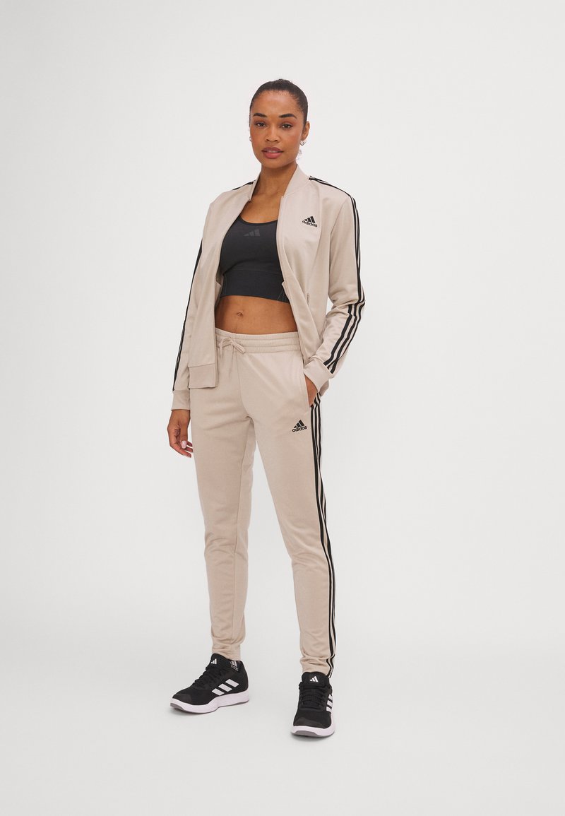 adidas Sportswear adidas Sportswear ESSENTIALS 3-STRIPES - Tracksuit Begrenzte Freigabe