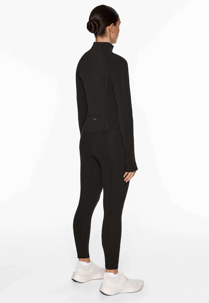 OYSHO OYSHO WARMTH COMFORTLUX TECHNICAL - Training jacket - black Clearance-Verkauf