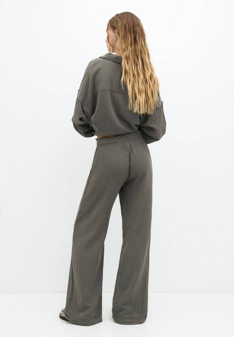 PULL&BEAR PULL&BEAR CREASED WITH FRAYED HEMS - Trousers - dark grey Rabatte dieses Monats
