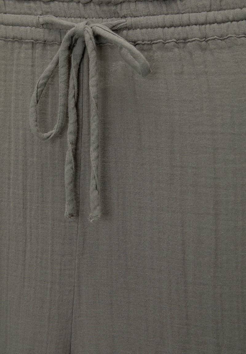 PULL&BEAR PULL&BEAR CREASED WITH FRAYED HEMS - Trousers - dark grey Rabatte dieses Monats