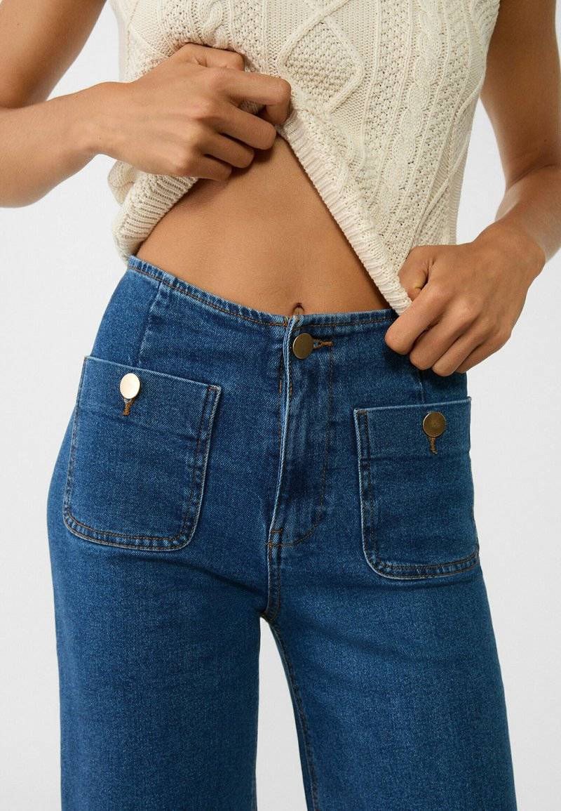 Stradivarius Stradivarius MINIMALIST WITH POCKETS - Flared Jeans - royal blue Limitierter Zeitrabatt