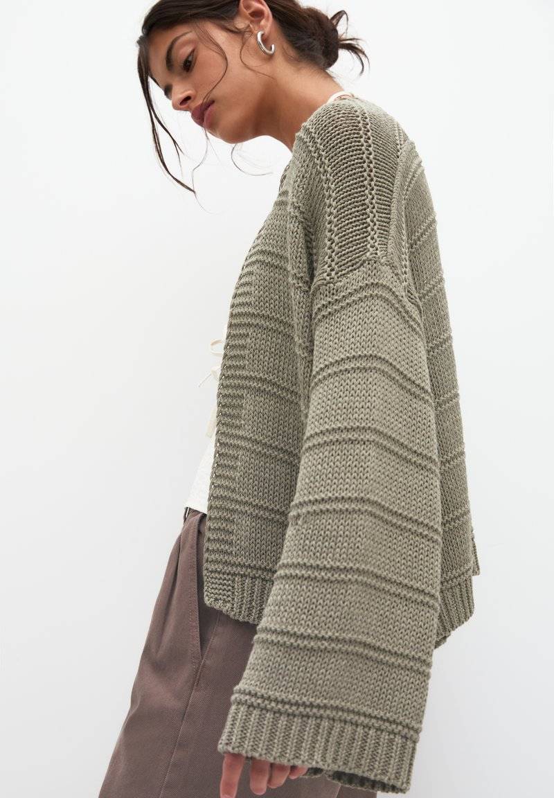 PULL&BEAR PULL&BEAR Cardigan - khaki Versandkostenfrei