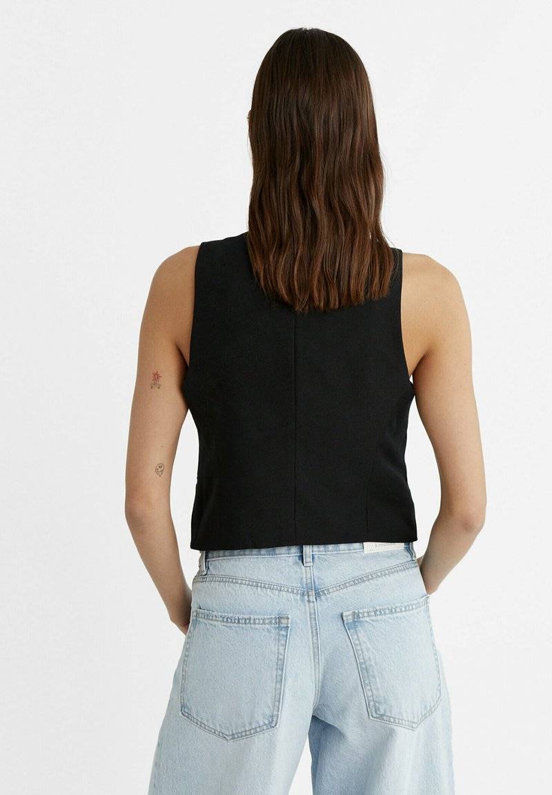Stradivarius Stradivarius SHORT BUTTONED - Waistcoat - black Online Shopping