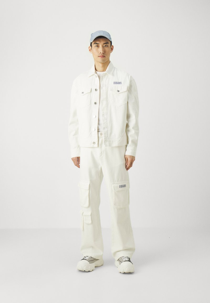 Les Benjamins Les Benjamins JACKET UNISEX - Denim jacket - white Letzte 3 Tage