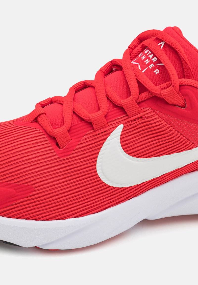 Nike Performance Nike Performance STAR RUNNER 4 UNISEX - Competition running shoes Saisonschlussverkauf