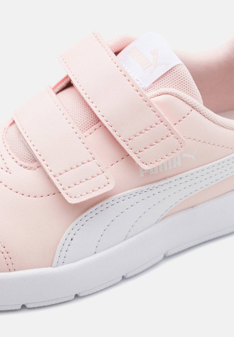 Puma Puma COURTFLEX UNISEX - Neutral running shoes Kauf eins, bekomm eins gratis