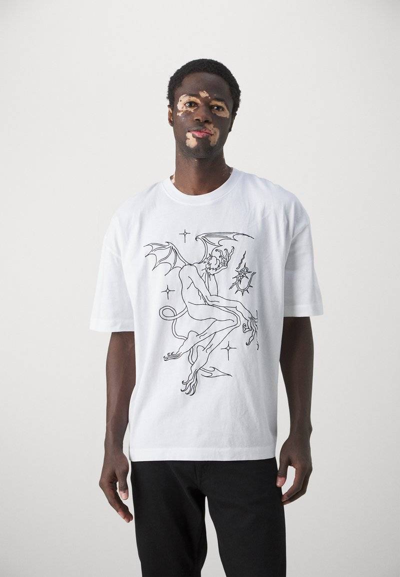 Études Études SPIRIT GUARDIAN UNISEX - Print T-shirt - white Im Verkauf