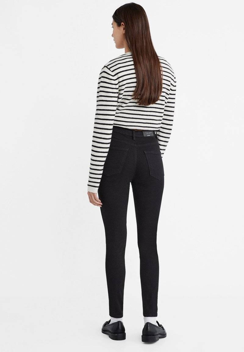 Stradivarius Stradivarius MIT SUPERHOHEM - Jeans Skinny Fit - black Hotsell