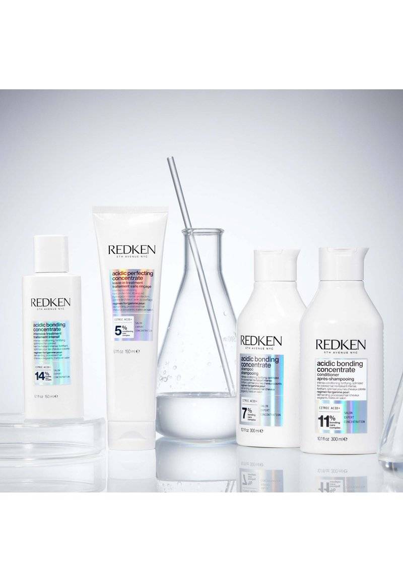 Redken Redken ACIDIC BONDING CONCENTRATE CONDITIONER | STRENGTH REPAIR, INTENSE CONDITIONING AND COLOR PROTECTION FOR DAMAGED HAIR - Conditioner Nur noch ein Tag übrig