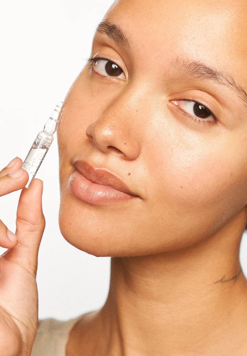 BABOR BABOR HYDRATING AMPOULE LIMITED EDITION - Serum Riesige Rabatte