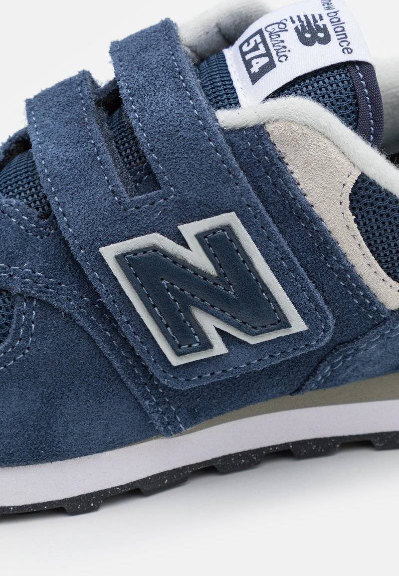 New Balance New Balance 574 UNISEX - Trainers - navy Hotsell