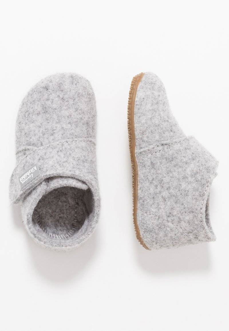 Living Kitzbühel Living Kitzbühel BABYKLETT UNIFARBEN - Slippers - nebel Limitierter Zeitrabatt