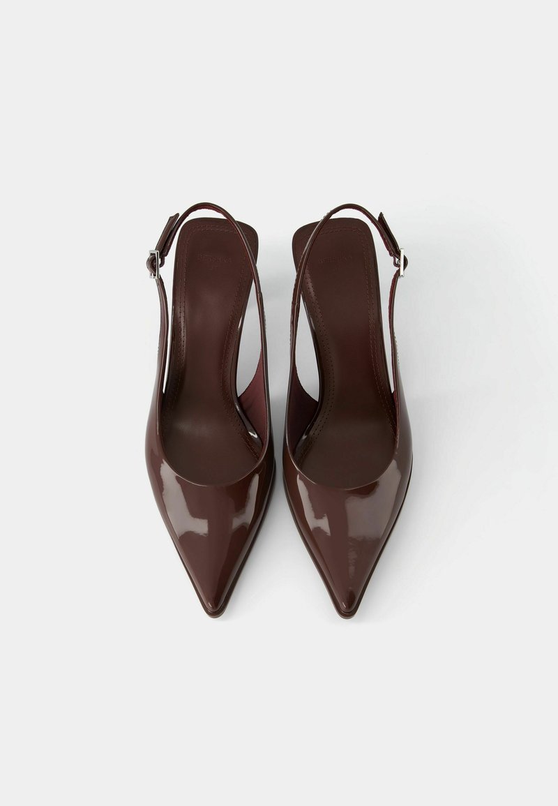Bershka Bershka KITTEN HEEL - Classic heels - brown Fabrik Onlineshop