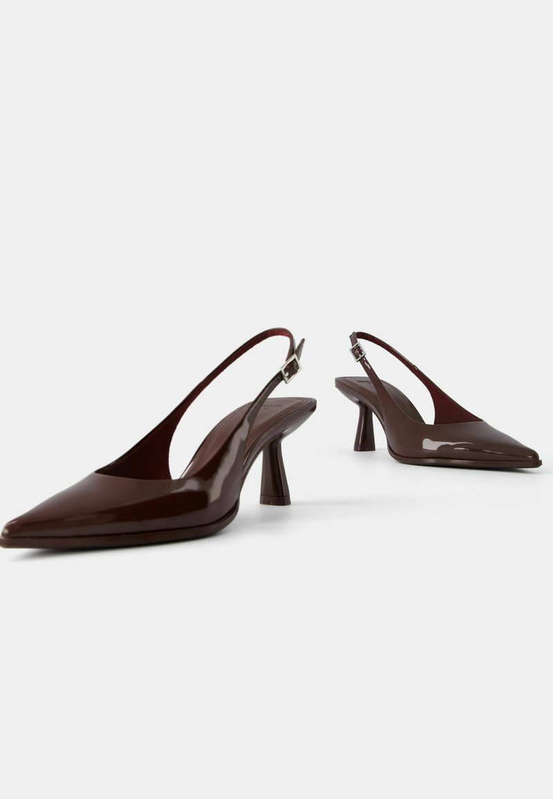 Bershka Bershka KITTEN HEEL - Classic heels - brown Fabrik Onlineshop