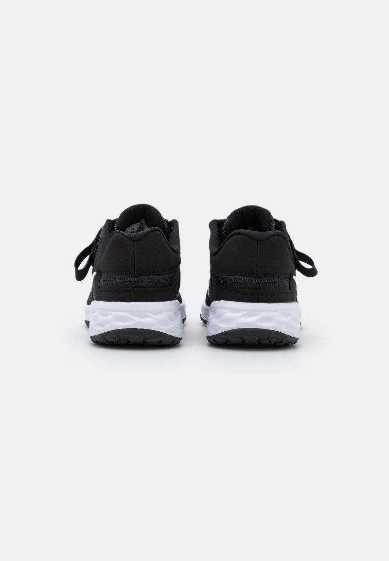 Nike Performance Nike Performance NIKE REVOLUTION 6 FLYEASE (PS - Neutral running shoes Begrenztes Angebot
