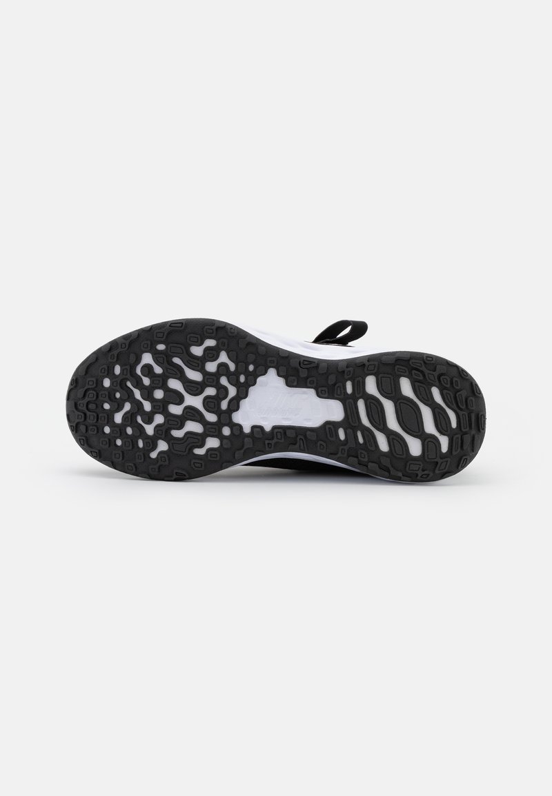 Nike Performance Nike Performance NIKE REVOLUTION 6 FLYEASE (PS - Neutral running shoes Begrenztes Angebot