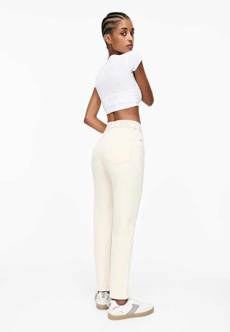PULL&BEAR PULL&BEAR MOM - Slim fit jeans - beige Fabrikpreis