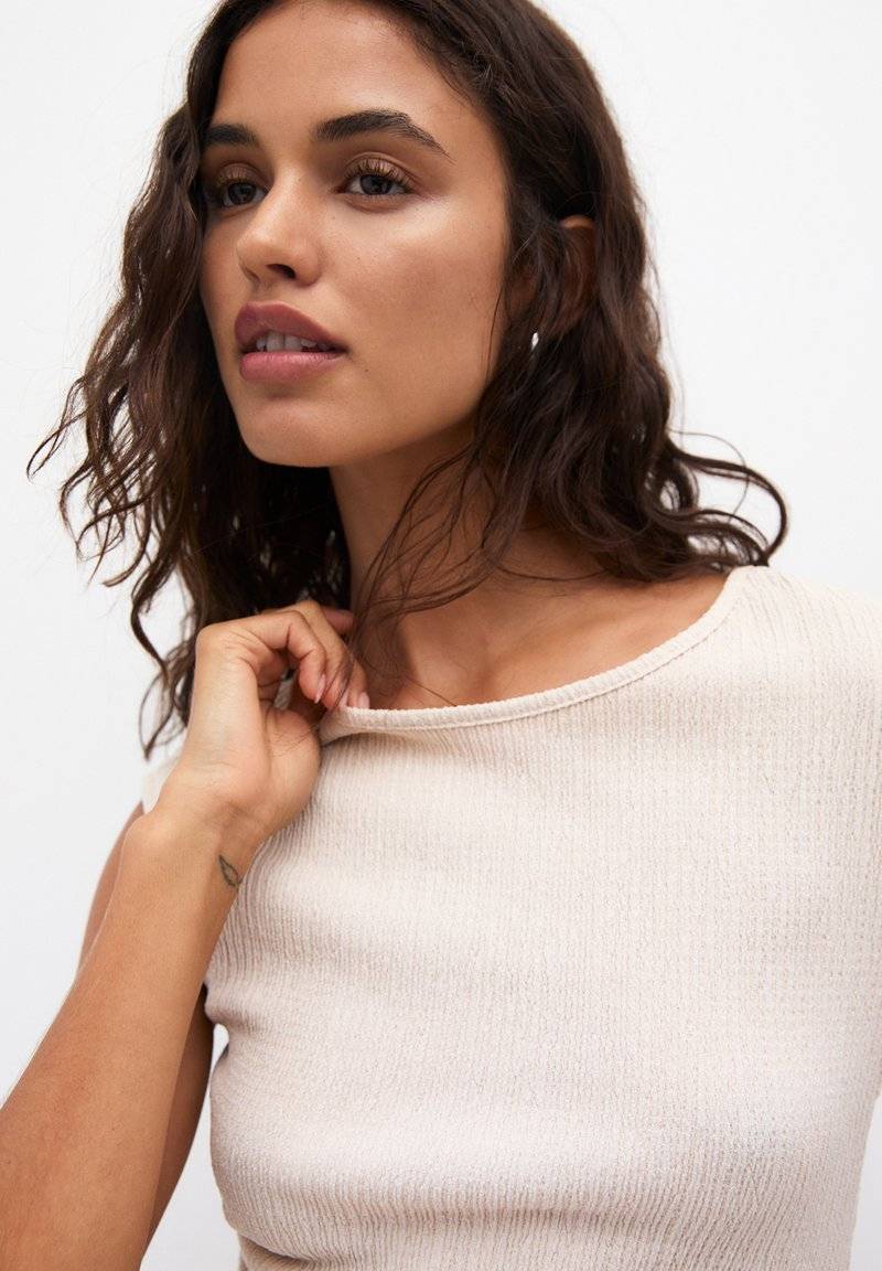 PULL&BEAR PULL&BEAR GATHERED SLEEVELESS - Blouse - beige Sonderangebot