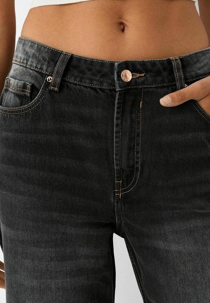 Bershka Bershka BAGGY - Flared Jeans - black Exklusivangebot