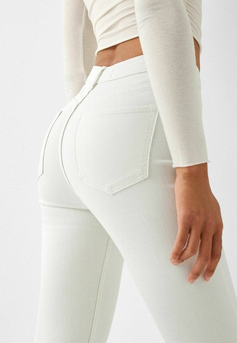 Bershka Bershka SUPER - Jeans Skinny Fit - white Preisnachlass