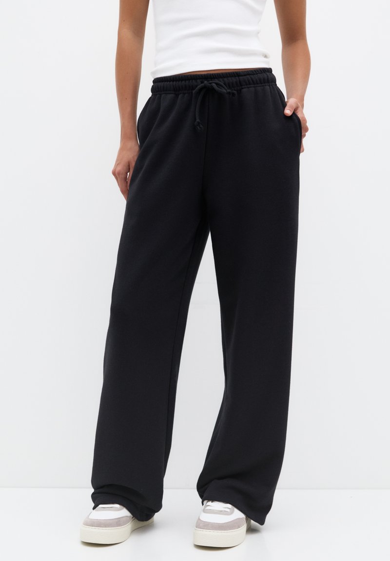 PULL&BEAR PULL&BEAR WIDE-LEG - Tracksuit bottoms - black Black Friday