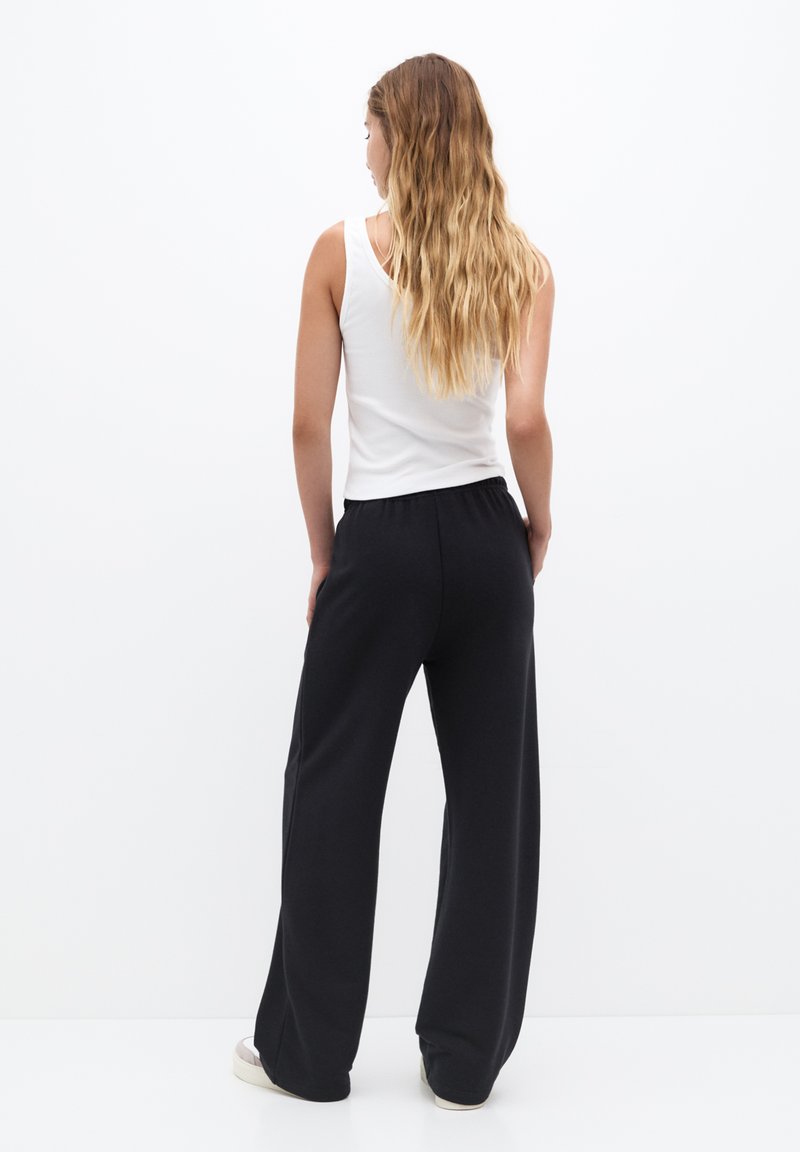 PULL&BEAR PULL&BEAR WIDE-LEG - Tracksuit bottoms - black Black Friday
