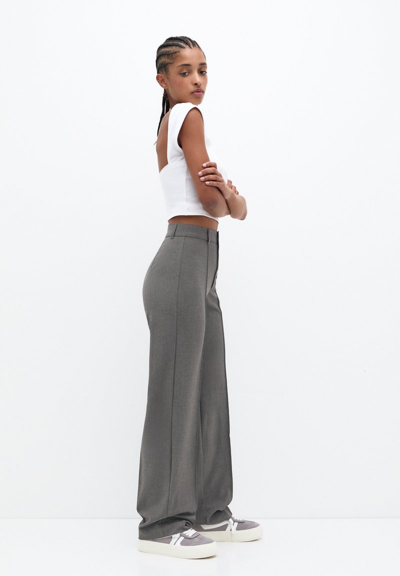 PULL&BEAR PULL&BEAR SMART SEAMED - Trousers - grey Cyber Monday