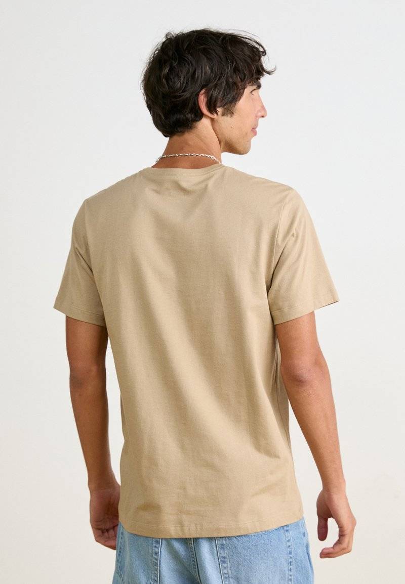 Nike Sportswear Nike Sportswear CLUB TEE - Basic T-shirt - khaki Weihnachtsangebot