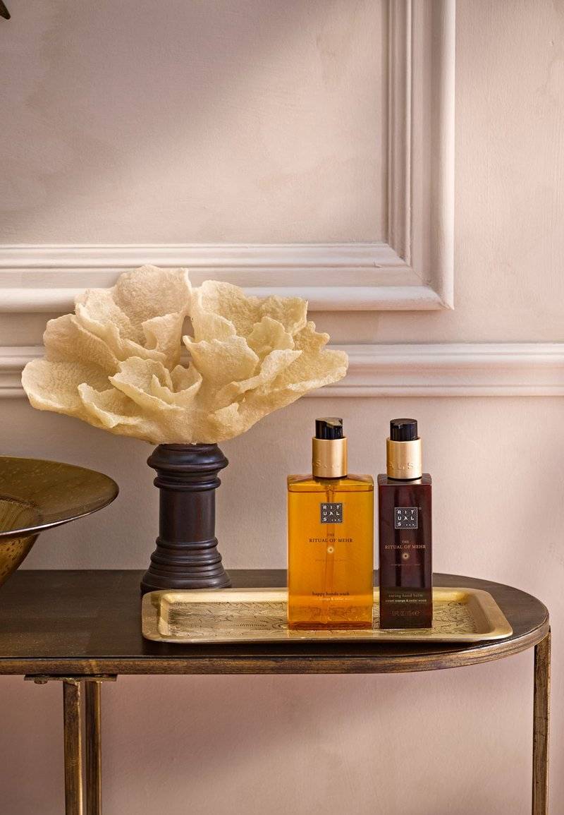 Rituals Rituals HAND WASH THE RITUAL OF MEHR - CITRUS / WOODY - SWEET ORANGE & CEDARWOOD - Liquid soap Vatertagsangebot