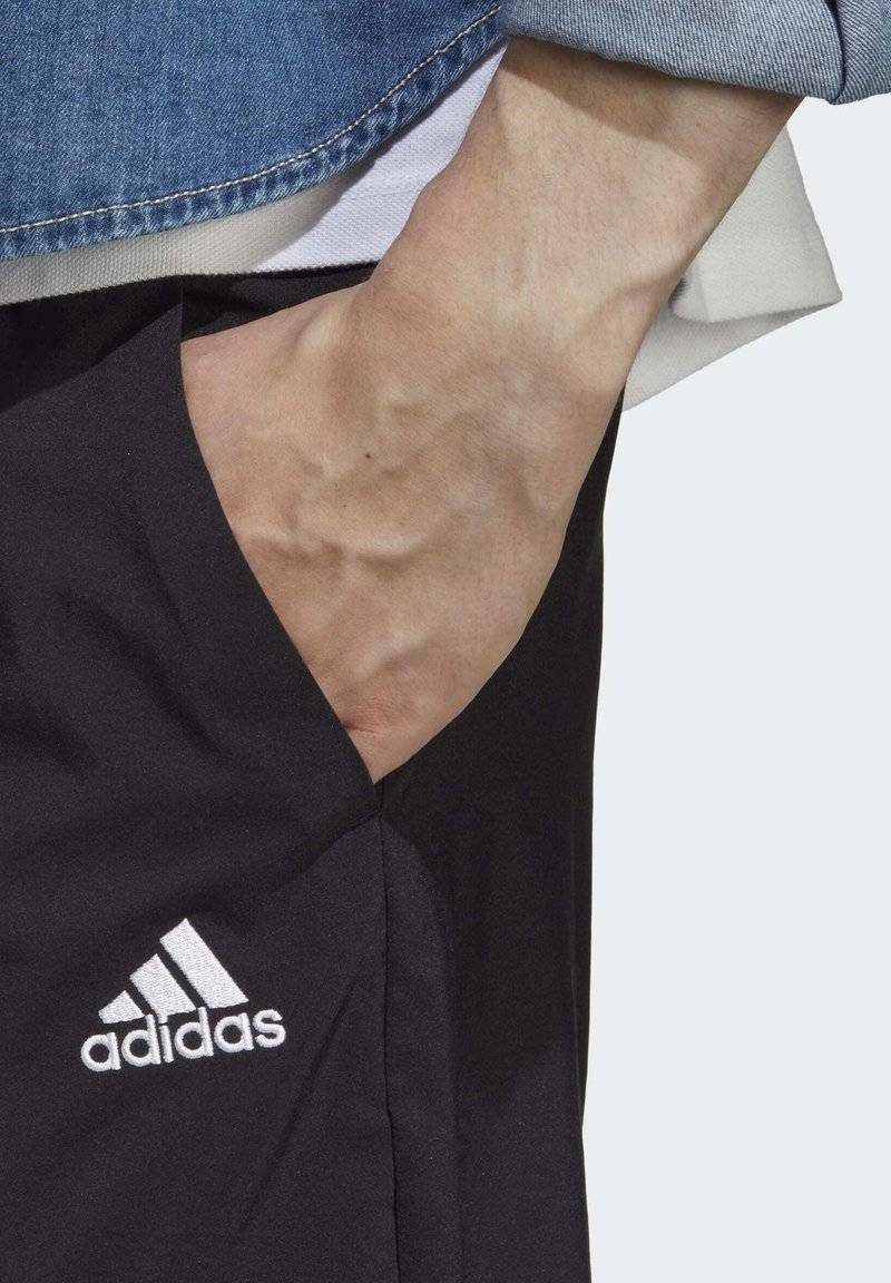 adidas Sportswear adidas Sportswear AEROREADY ESSENTIALS CHELSEA SMALL - Sports shorts - black Rabatte dieses Monats