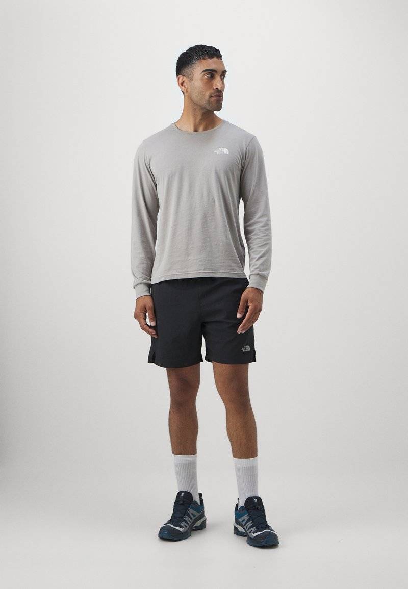 The North Face The North Face 24/7 SHORT - Sports shorts - black Meist gekauft