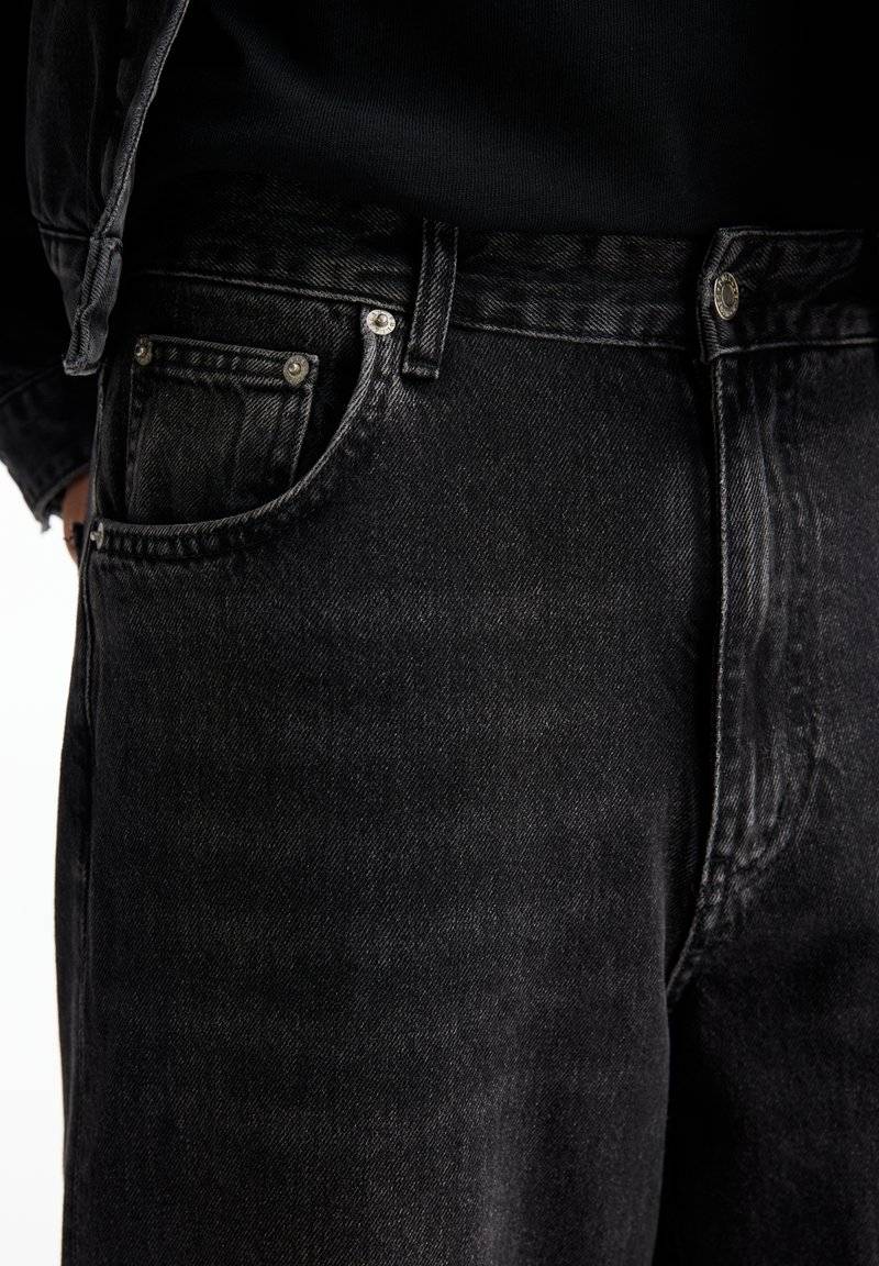 PULL&BEAR PULL&BEAR BAGGY FIT - Straight leg jeans - black Exklusivangebot