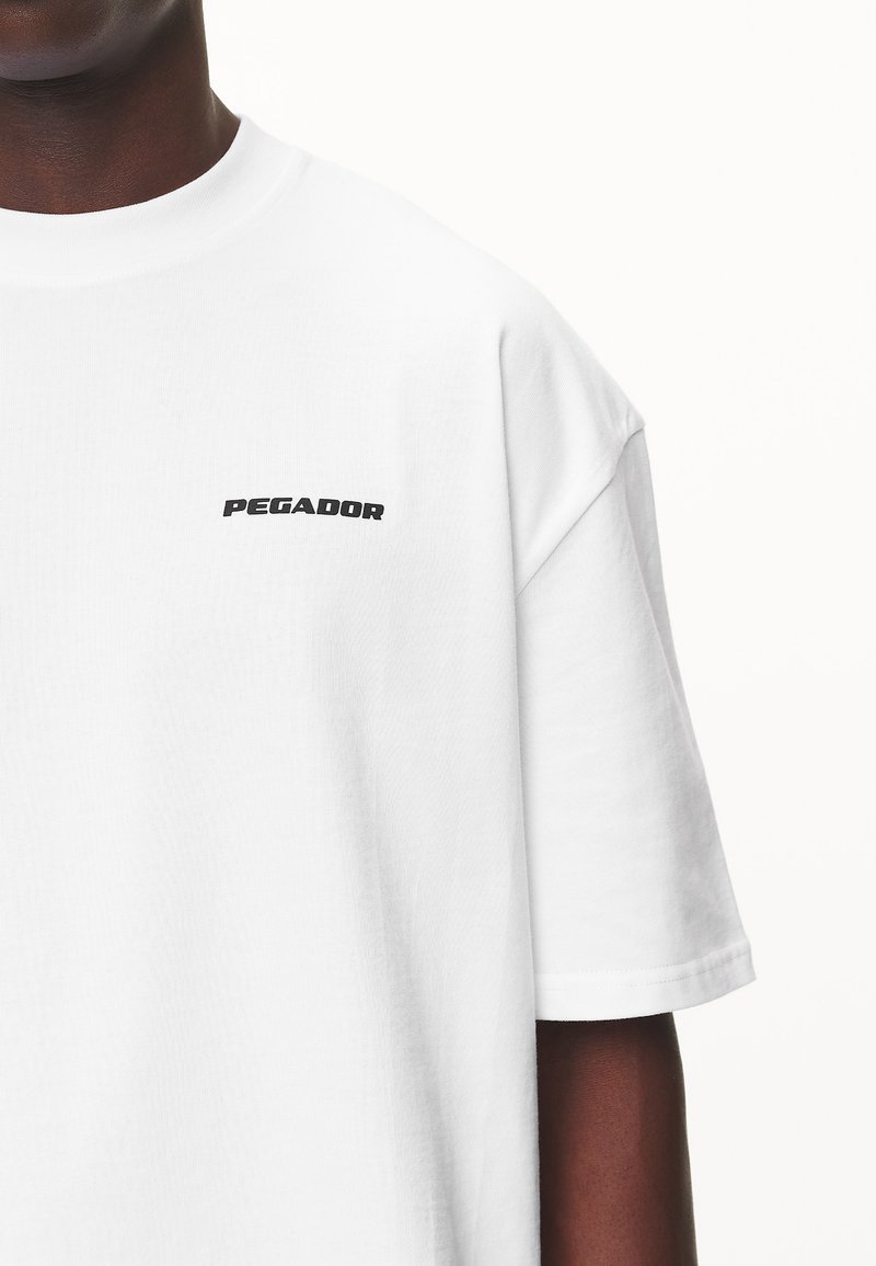 Pegador Pegador LOGO TEE - Basic T-shirt Cyber Monday