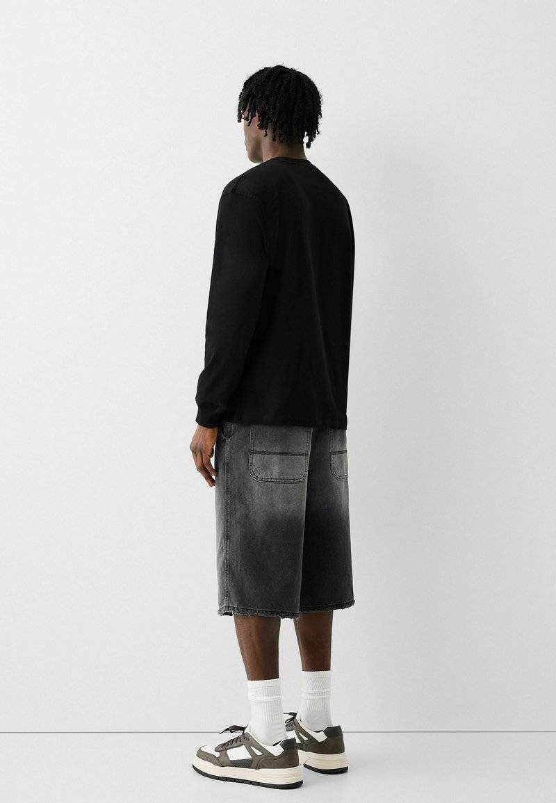 Bershka Bershka SKATER - Denim shorts - black Weihnachtsangebot