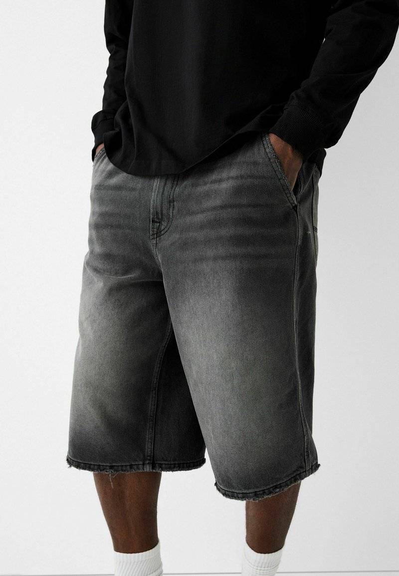 Bershka Bershka SKATER - Denim shorts - black Weihnachtsangebot