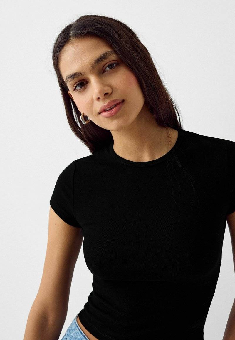Bershka Bershka SHORT SLEEVE ROUND NECK 2 PACK - Basic T-shirt - black Top Angebot