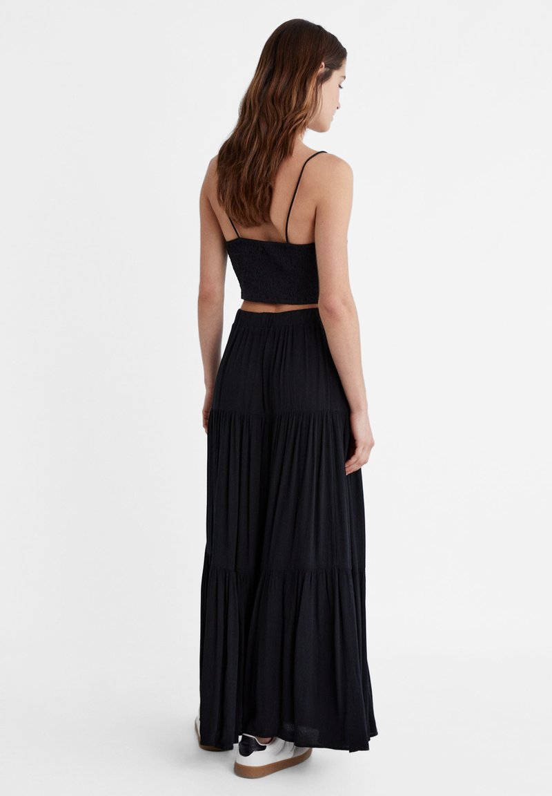 Stradivarius Stradivarius PEASANT - Maxi skirt - black Neueste Mode