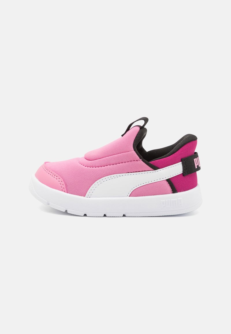 Puma Puma COURTFLEX V3 EASE IN UNISEX - Training shoe Begrenztes Angebot