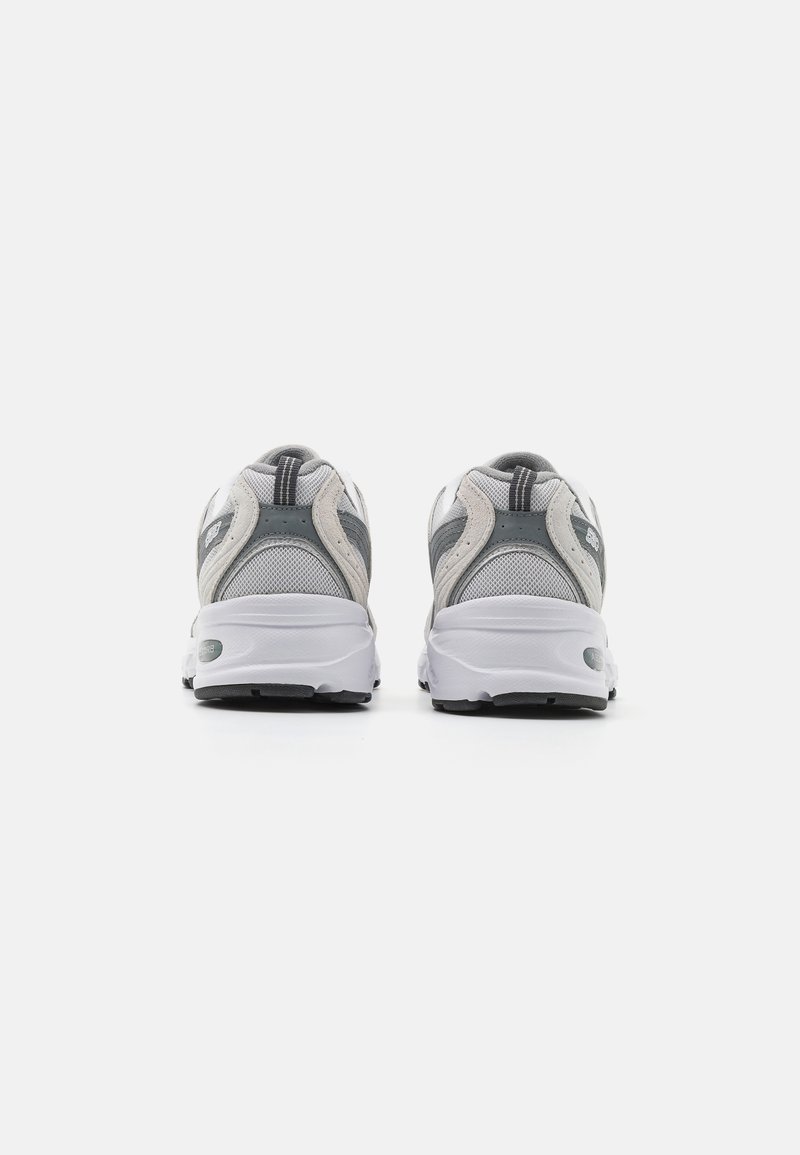 New Balance New Balance MR530 UNISEX - Trainers - light grey Exklusivangebot