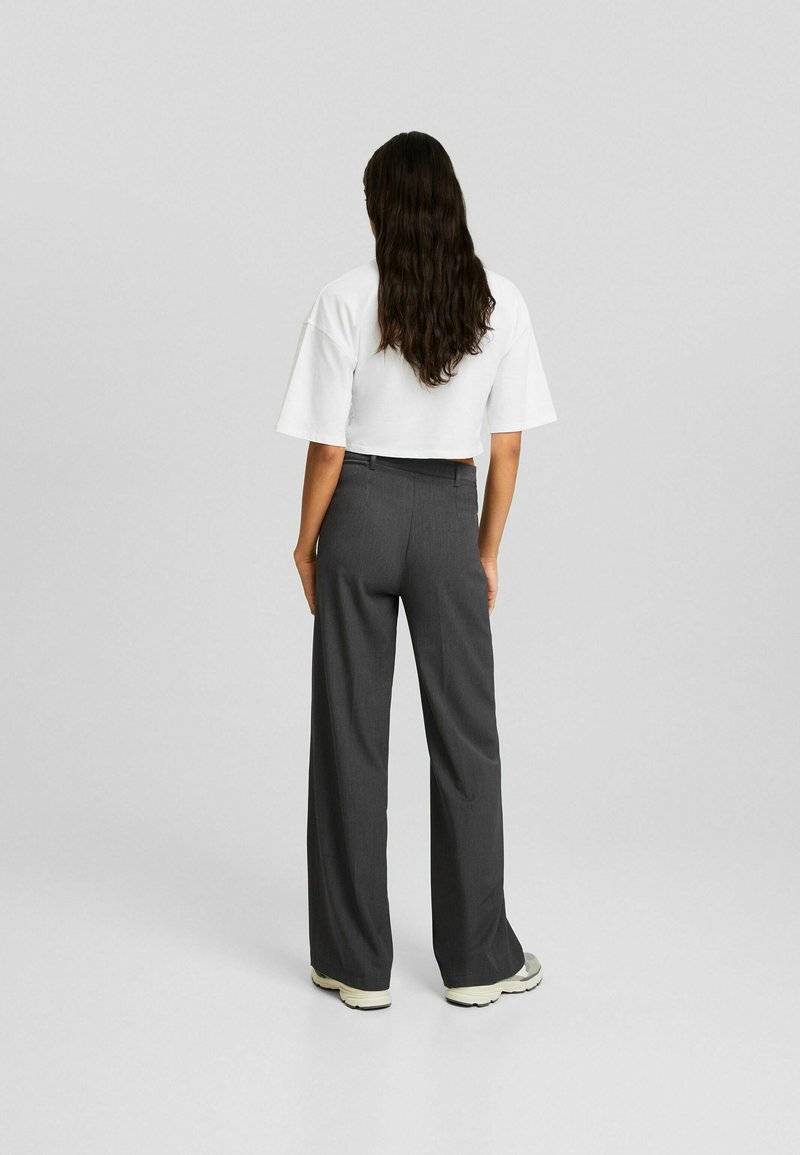 Bershka Bershka WIDE-LEG TAILORED - Trousers - mottled dark grey zollfrei