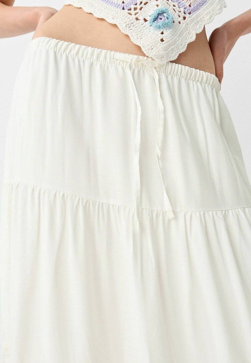 Bershka Bershka ELASTICATED - Maxi skirt - white Fabrik Onlineshop